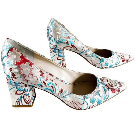Marc Fisher Leather Red Blue White Floral Brocade Tapestry Chunky Block Heels 9 - Picture 3 of 6